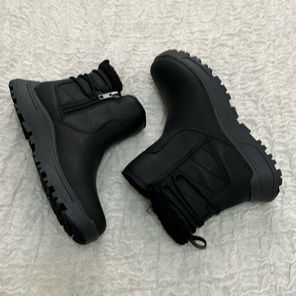 NIB Eddie Bower Ladies Winter Boot Style Siren Size 7 - Picture 3 of 15